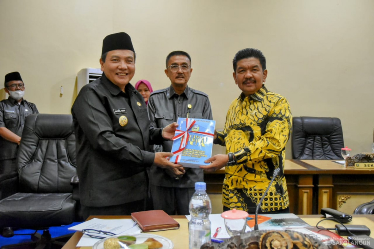 15 September 2023 - Penjabat Bupati Sarolangun Menghadiri Rapat Paripurna Tingkat 1 Tahap 1 di Gedung DPRD Sarolangun