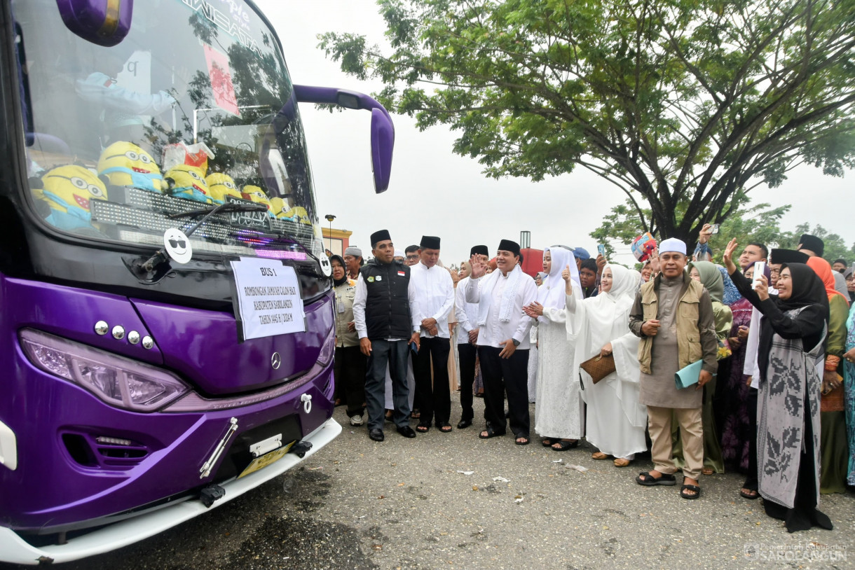 2 Juni 2024 -&nbsp;Pelepasan Calon Jamaah Haji Sarolangun Tahun 2024 Di Masjid Assulthon