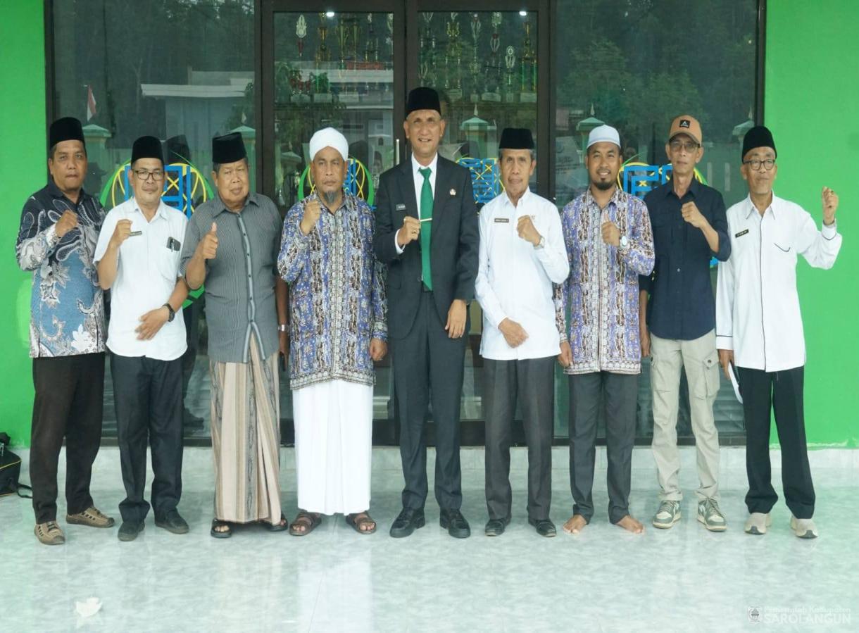 20 Mei 2026 Bupati Sarolangun membuka acara Pelatihan Ternak Kambing bersama BAZNAS Kabupaten Sarolangun yang dilaksanakan di Pondok Pesantren HASNI Kel. Aur Gading, Kec. Sarolangun