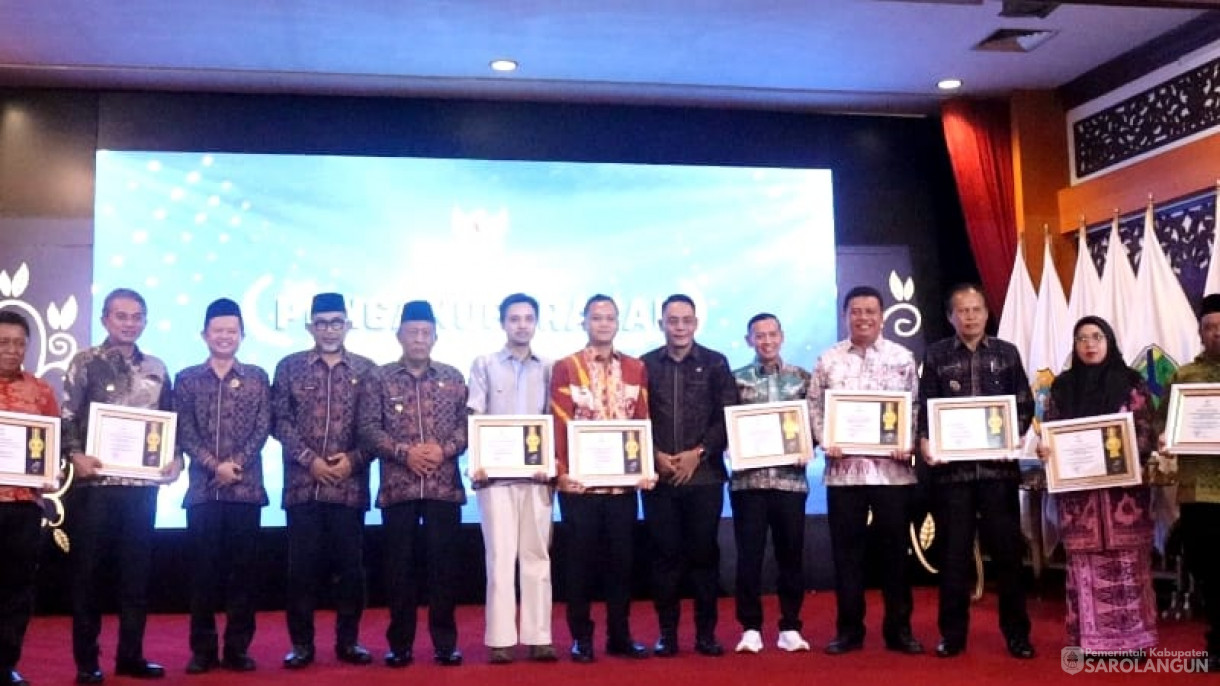 Malam penganugerahan PPID keterbukaan informasi Publik Tingkat Kab kota Provinsi Jambi Tahun 2025