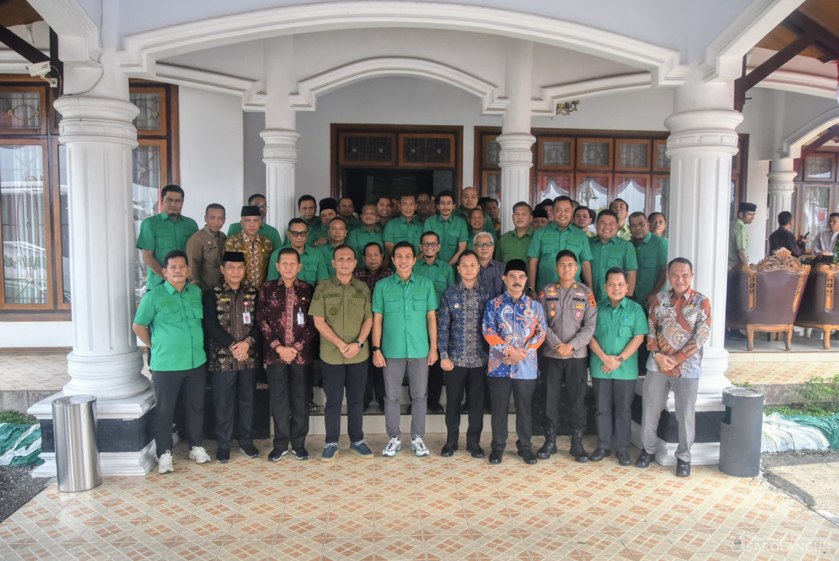8 Agustu 2025 - Penandatanganan Kerjasama Antara Pemerintah Kabupaten Sarolangun dengan Pemerintah Kabupaten Batanghari di Rumah Dinas Bupati Sarolangun