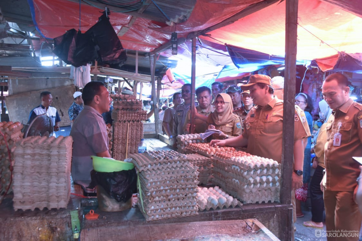 7 November 2023 - Penjabat Bupati Sarolangun Melakukan Sidak Pasar Atas Sarolangun