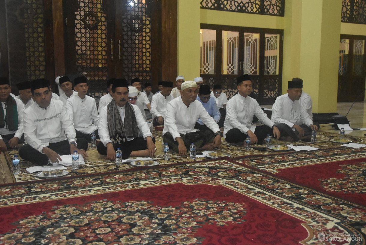 30 Maret 2025 -&nbsp;Shalat Isya Berjamaah Dilanjutkan Malam Takbiran di Masjid Assulthon Sarolangun