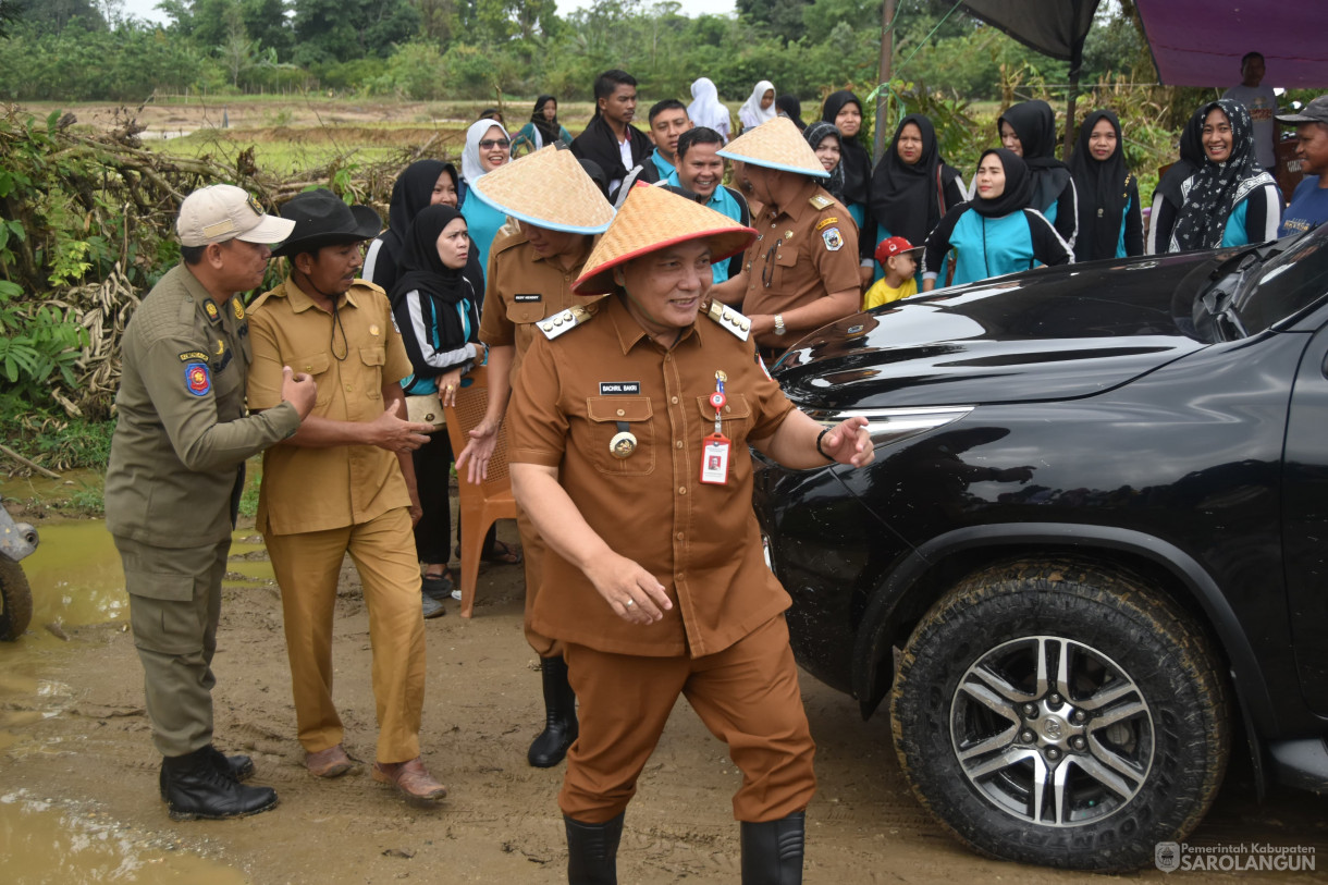 13 Februari 2024 - Tanam Padi Sawah Demplot Benih Padi Varitas IPB 3 Sakti Bersama Siswa Siswi Smkn 7 Sarolangun Di Desa Lubuk Sayak Kecamatan Pelawan