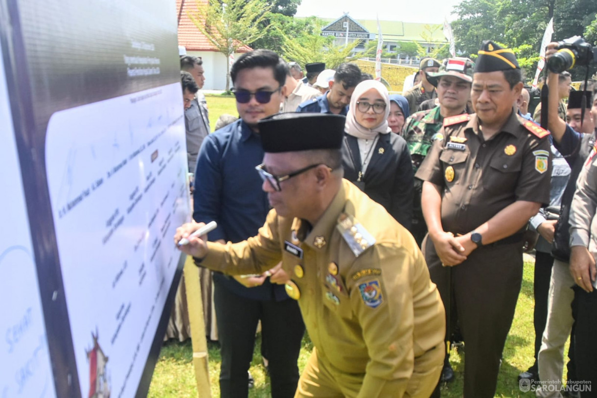 24 September 2024 -&nbsp;Deklarasi Kampanye Damai&nbsp; Pemilihan Bupati Dan Wakil Bupati Sarolangun Tahun 2024, Bertempat di Lapangan Gunung Kembang Sarolangun