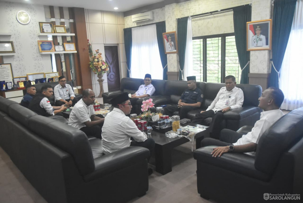 3 September 2025&nbsp; &nbsp;Silaturahmi dengan Kepala BPN Sarolangun di Ruang Kerja Bupati Sarolangun