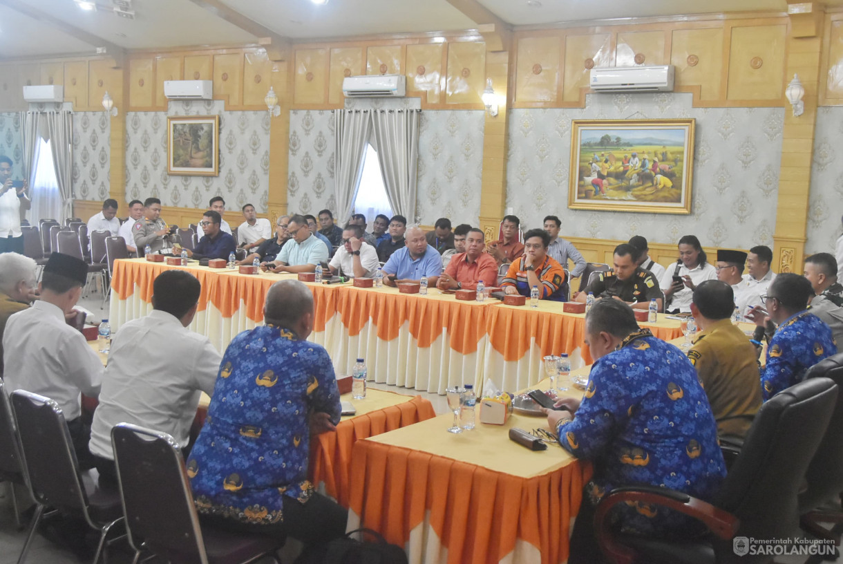 28 Oktober 2024 -&nbsp;Rapat Koordinasi Membahas Isu Strategis Aktifitas Penambangan Dan Angkutan Batubara di Kabupaten Sarolangun, Bertempat di Aula Utama Kantor Bupati Sarolangun