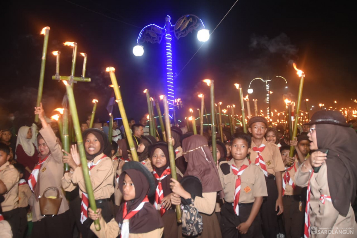 16 Agustus 2025&nbsp; Pawai Obor di Depan Rumah Dinas Bupati Sarolangun