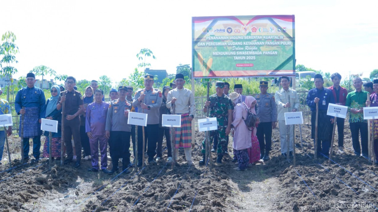 8 Oktober 2025 Bupati Sarolangun bersama Forkopimda Sarolangun Lakukan Penanaman Jagung Serentak Kuartal IV