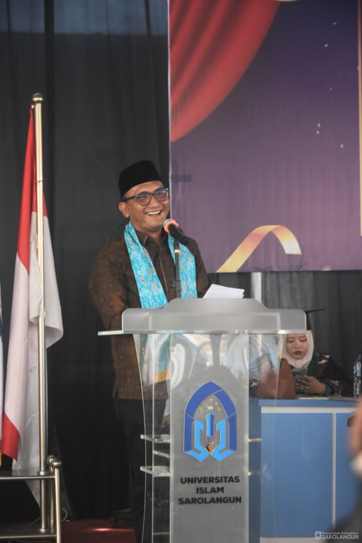 22 November 2025 Bupati Sarolangun H. Hurmin Menghadiri Wisuda Sarjana S1 Angkatan XV Universitas Islam Sarolangun
