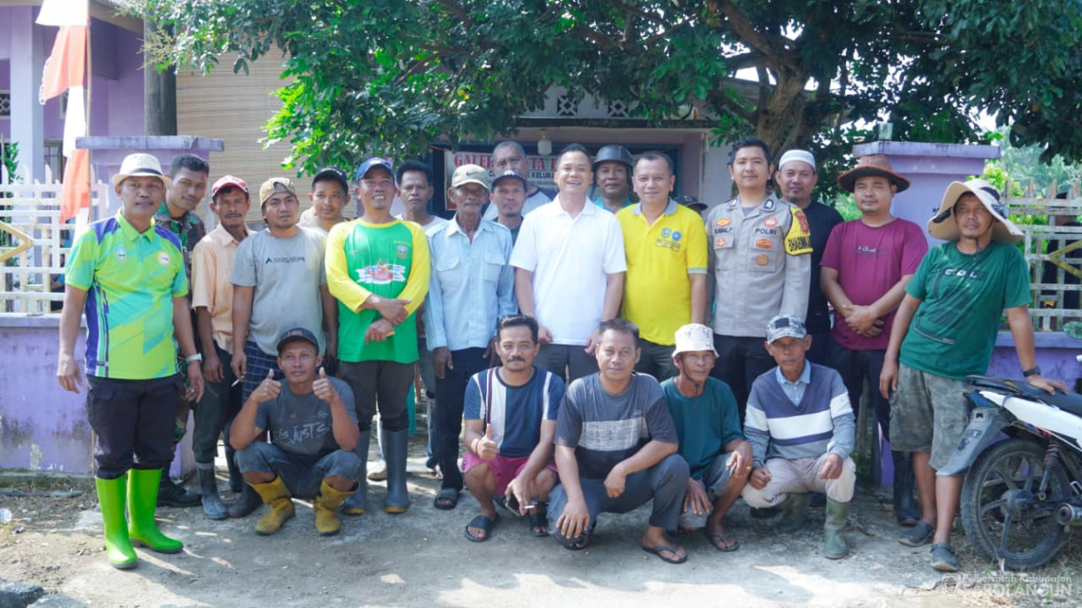10 Oktober 2025 Wakil Bupati Sarolangun Gotong Royong Bersama Masyarakat