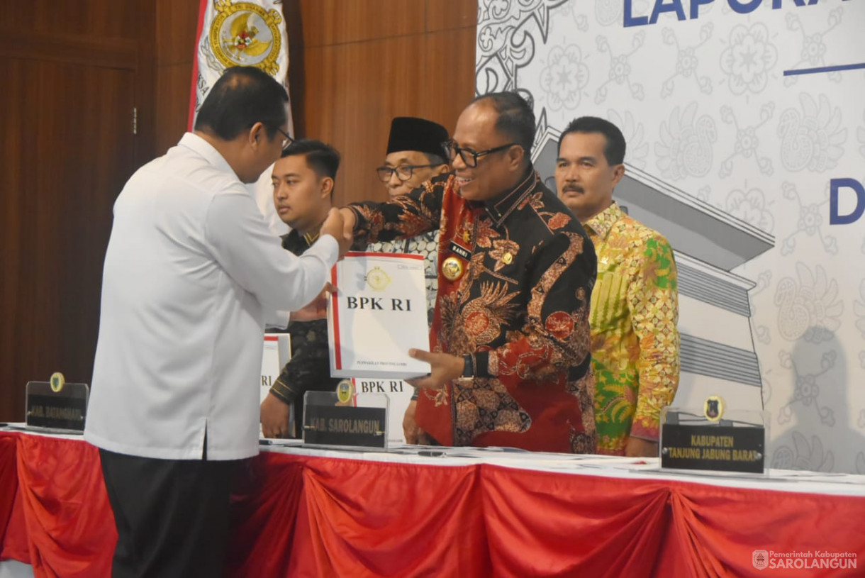 23 Desember 2024 - Penyampaian Hasil Pemeriksaan Dengan Tujuan Tertentu dan Kinerja Tahun Anggaran 2024, Bertempat di Kantor BPK Perwakilan Jambi