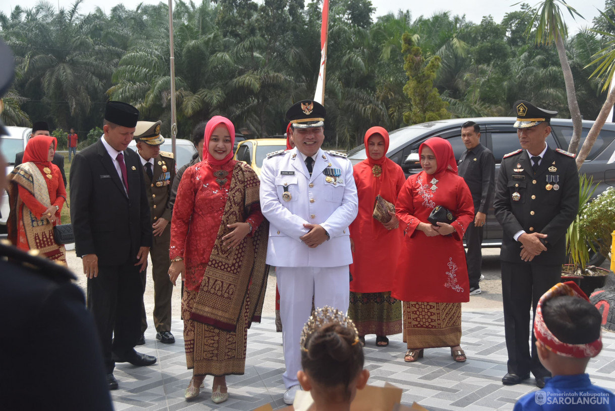 17 Agustus 2024 -&nbsp;Penyerahan Remisi Umum Bagi Narapidana dan Pengurangan Masa Pidana Umum, Bertempat di Lapan Kelas IIB Sarolangun