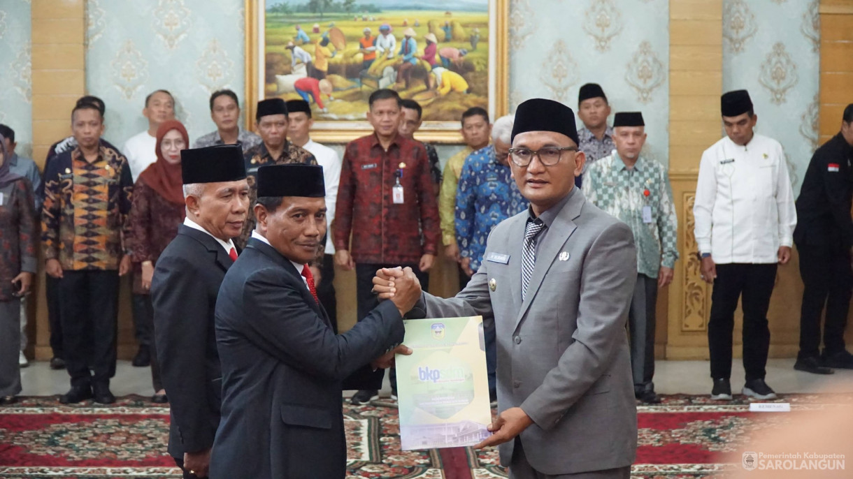 8 Mei 2026 Pelantikan dan Pengambilan Sumpah Janji Pejabat Pimpinan Tinggi Pratama di Lingkungan Pemerintah Kabupaten Sarolangun.