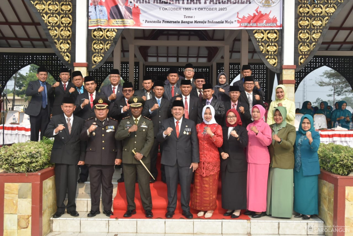 1 Oktober 2023 - Penjabat Bupati Sarolangun Memimpin Upacara Memperingati Hari Kesaktian Pancasila di Lapangan Gunung Kembang Sarolangun