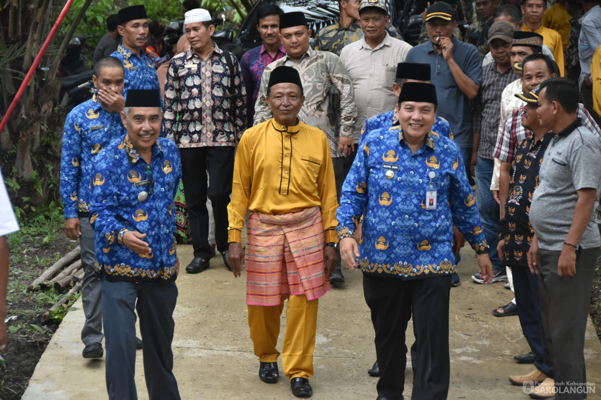 30 November 2023 - Penyerahan Bantuan Sembako Untuk Masyarakat Miskin Ekstrim Program Penanganan Kemiskinan, Pengendalian Inflasi Dan Pencegahan Stunting, Sekaligus Peresmian Pendopo Desa Lubuk Sepuh Dan Pemb