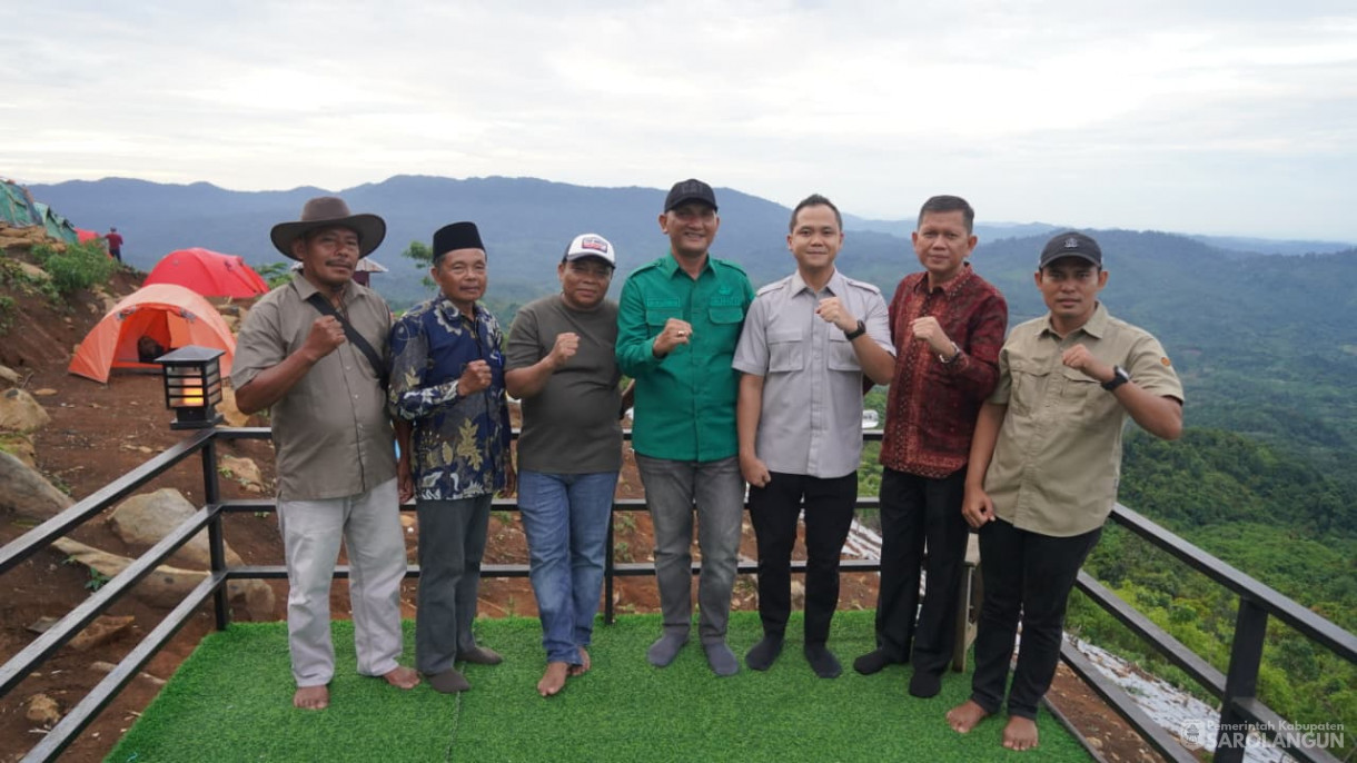 25 Oktober 2025&nbsp; Resmikan Destinasi Wisata Puncak Bukit Tempurung Desa Lubuk Bangkar dan Bersama BUMDes Lubuk Bangkar Tanam Cabe dan Sayuran Di Kawasan Puncak Bukit Tempurung&nbsp;&nbsp;