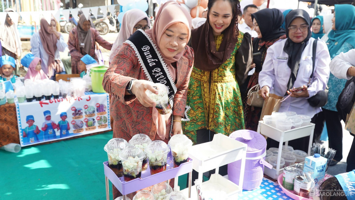 Market Day Oleh Peserta Didik TK Islam Waladun Sholihun Kecamatan Pauh