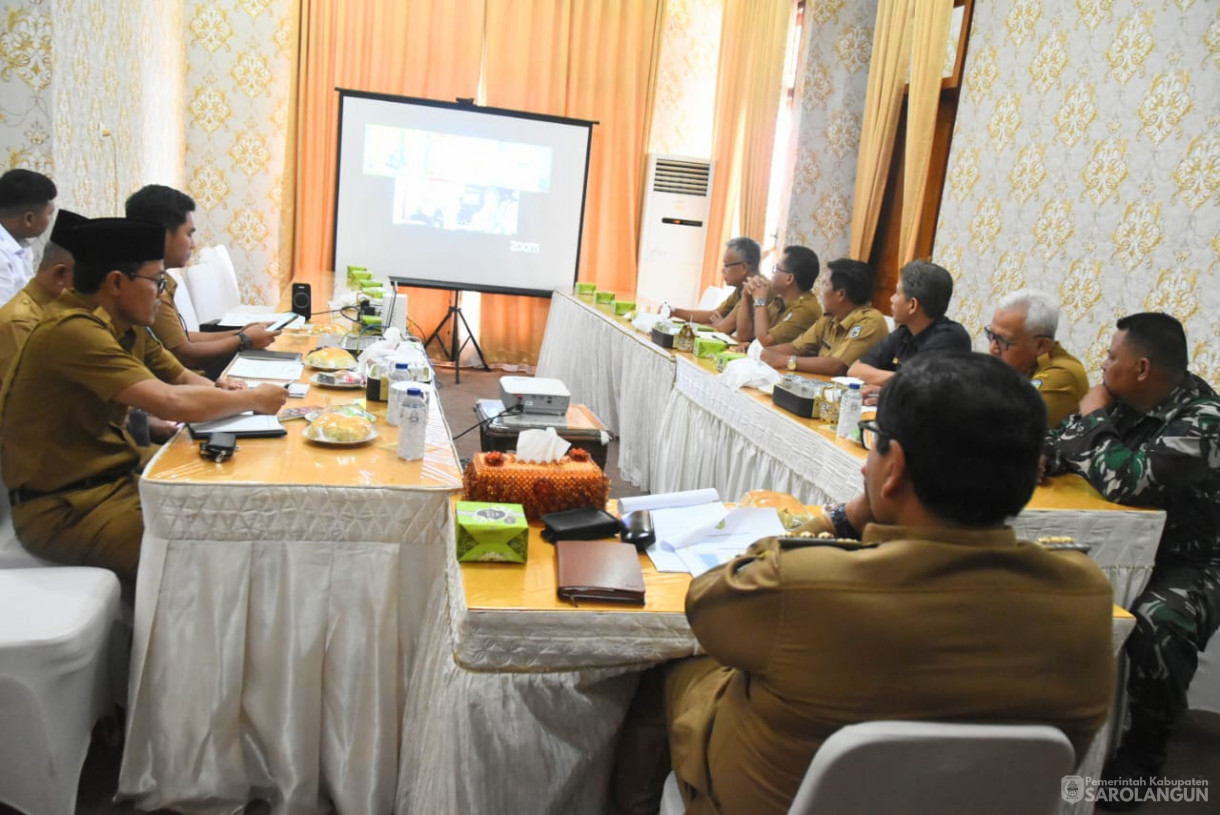 11 September 2023 - Penjabat Bupati Sarolangun Menghadiri Rapat TPID Melalui Zoom Meeting di Rumah Dinas Bupati Sarolangun