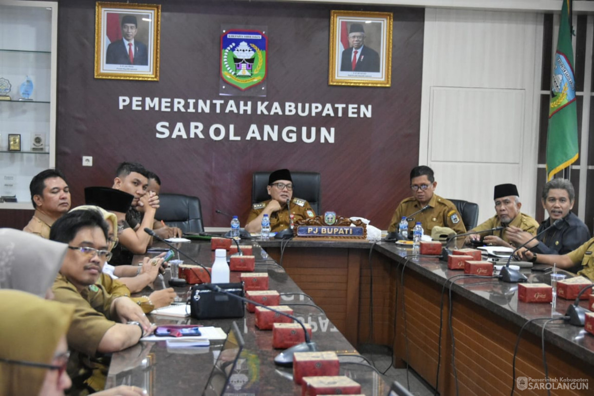 5 Februari 2024 - Rapat TPID Via Zoom Meeting Di Ruang Pola Utama Kantor Bupati Sarolangun