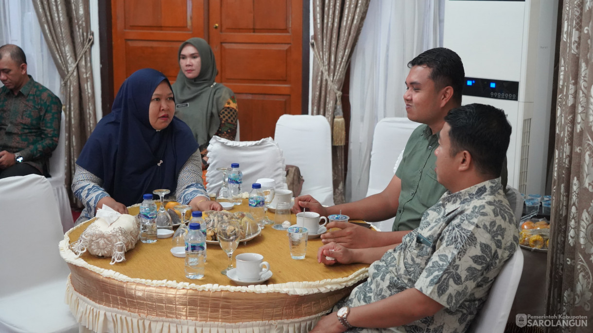 8 Agustus 2025 - Wakil bupati Sarolangun Mengikuti kegiatan Zoom Meeting Penganugrahan Kota Layak Anak Tahun 2025 Bertempat di Rumah Dinas Wakil Bupati Sarolangun
