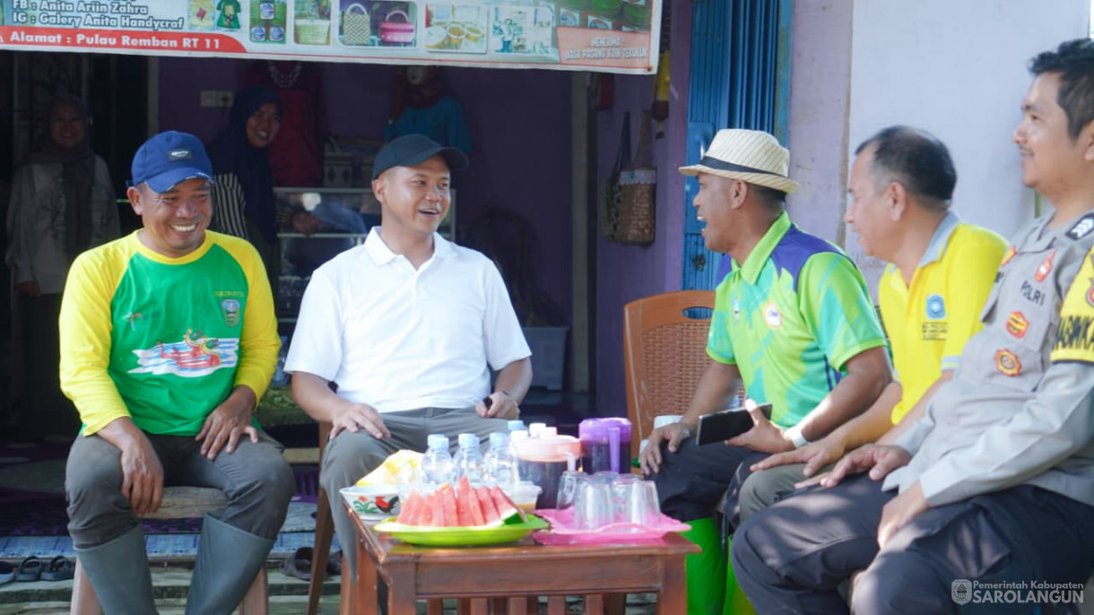 10 Oktober 2025 Wakil Bupati Sarolangun Gotong Royong Bersama Masyarakat
