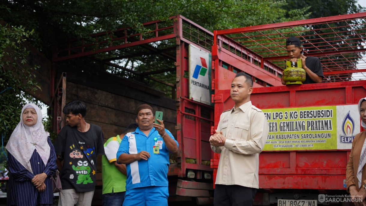 Monitoring Dalam Rangka Operasi Pasar Gas Elpiji 3 kg sejumlah 560 tabung untuk masyarakat di Laman Basamo