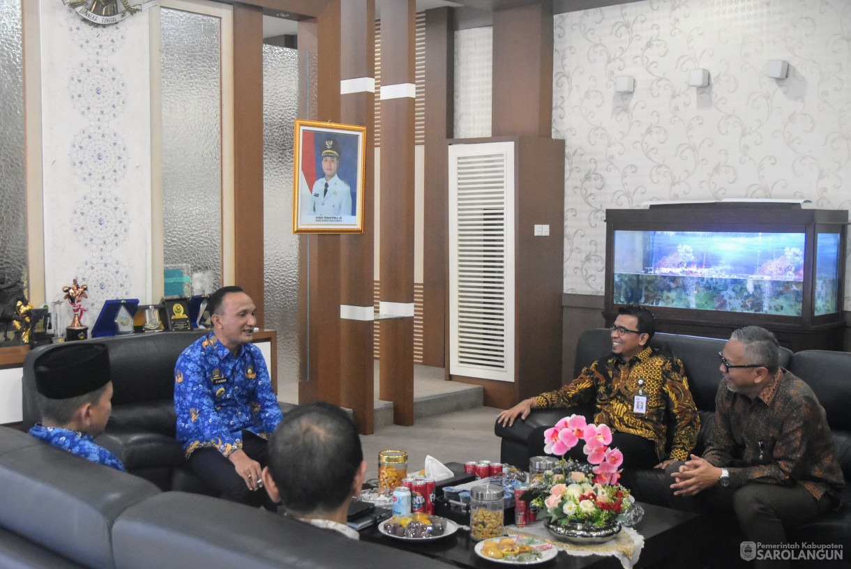 17 Juni 2025 - Audiensi dengan Kepala OJK dan Dirut Bank Jambi