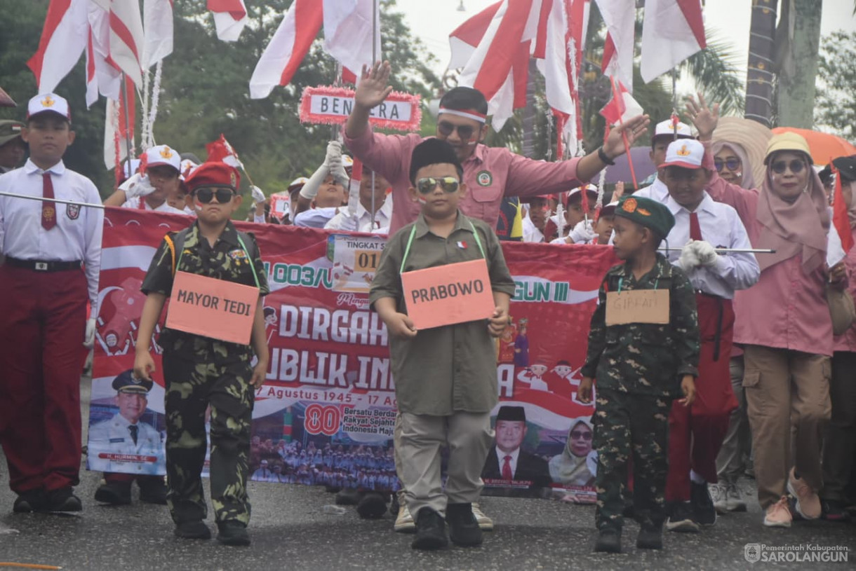 18 Agustus 2025 Pawai Pembangunan di Depan Rumah Dinas Bupati Sarolangun
