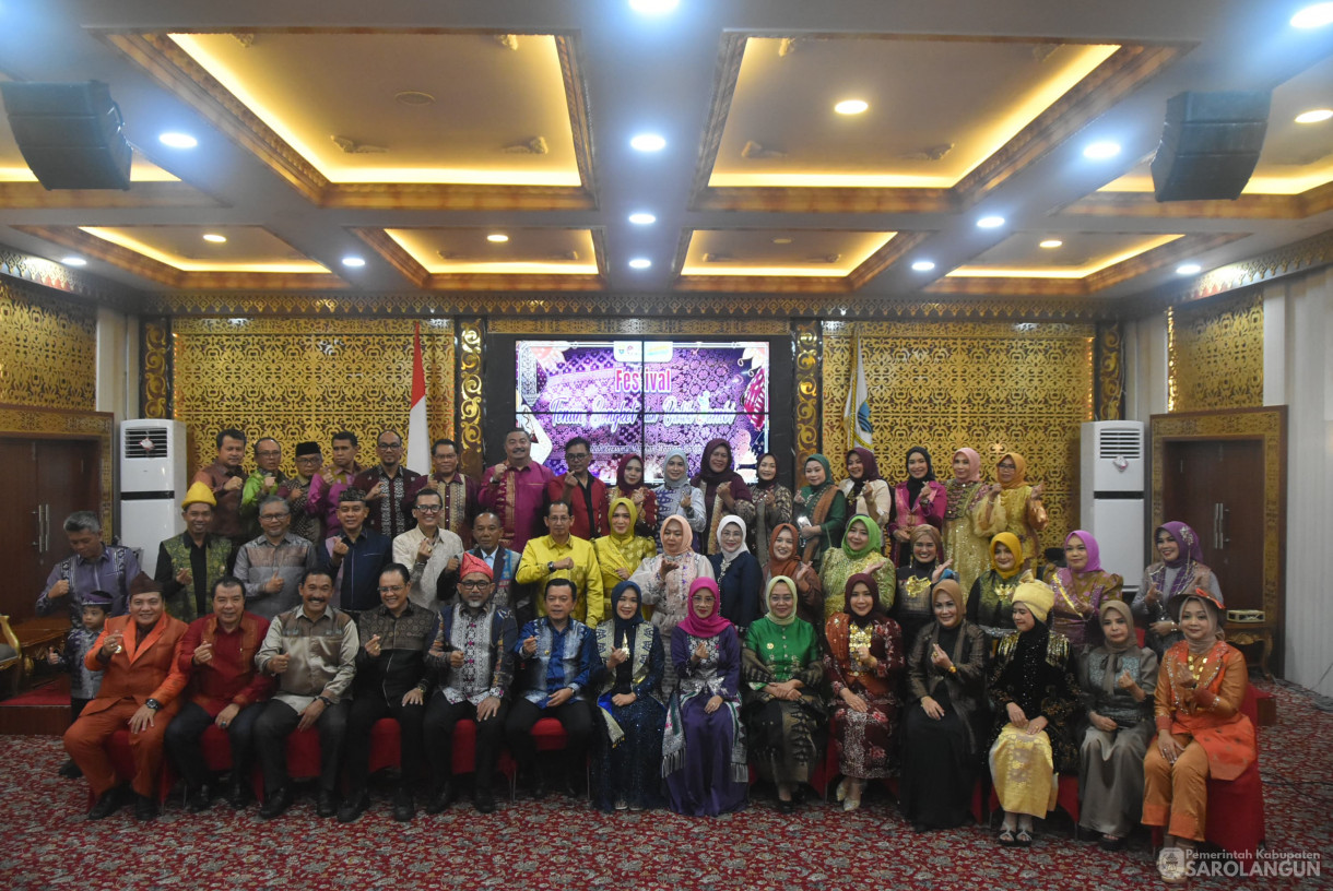 11 September 2024 -&nbsp;Parade Tenun Songket Batik Jambi, Bertempat di Lapangan Kantor Gubernur Jambi