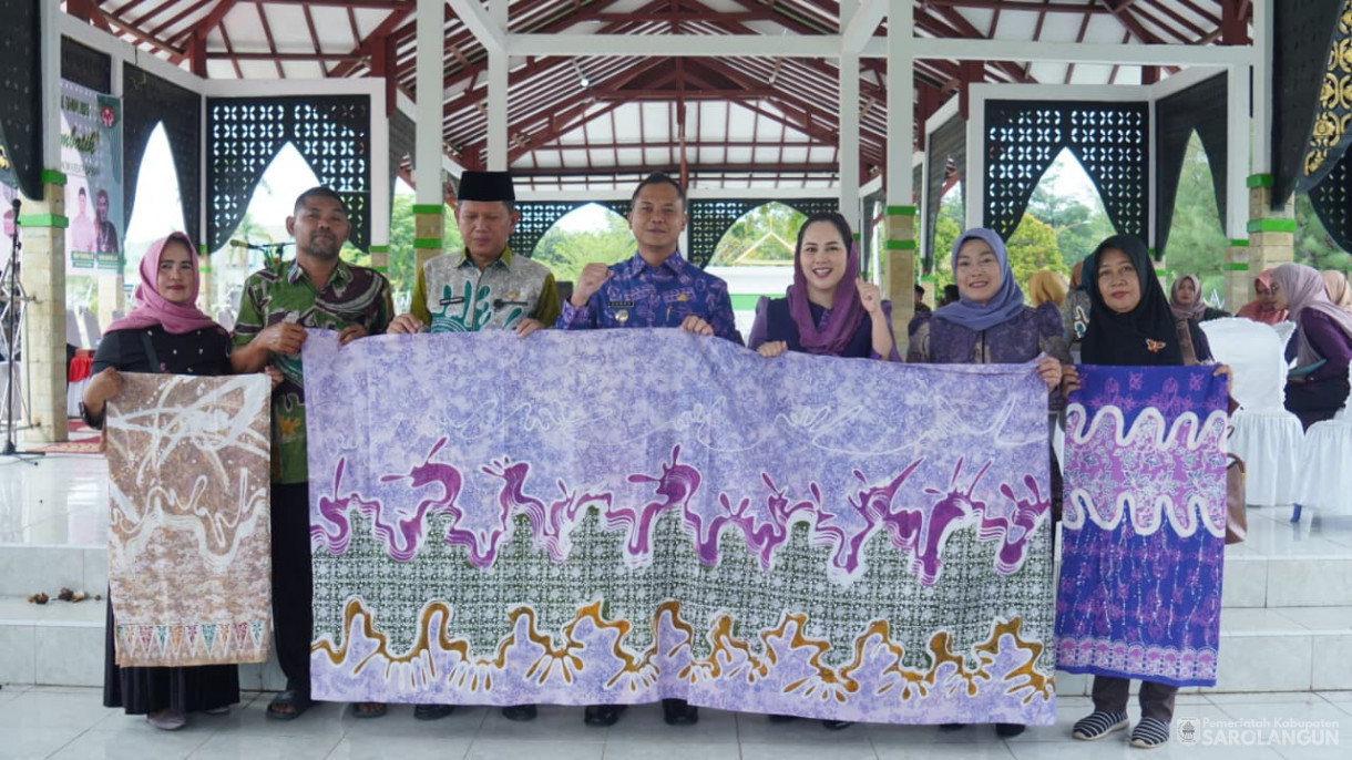 9 Oktober 2025&nbsp; Memperingatan Hari Batik Nasional Bertempat di lapangan gunung kembang kabupaten Sarolangun