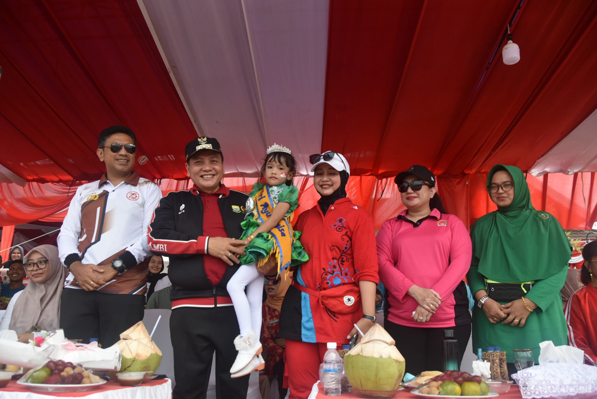 18 Agustus 2024 -&nbsp;Pawai Karnaval Memperingati HUT RI Ke 79, Bertempat di Depan Rumah Dinas Bupati Sarolangun