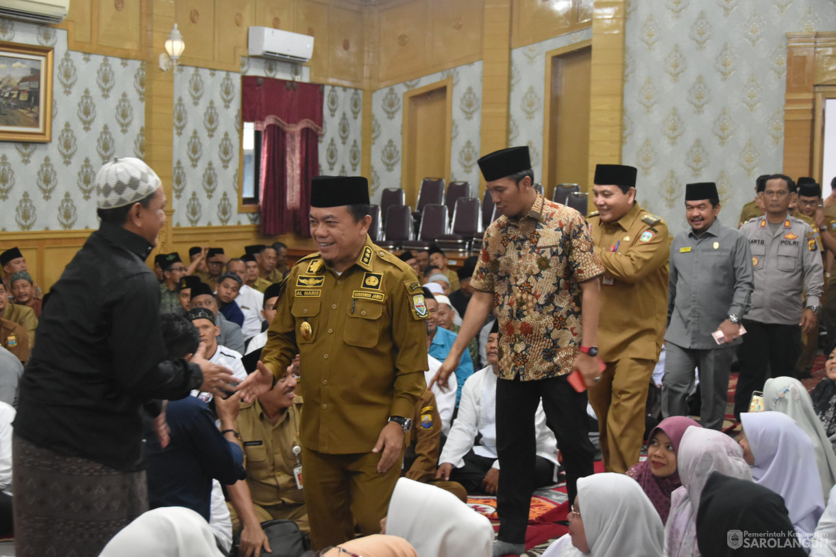 9 Januari 2024 - Menghadiri Acara Pelatihan Metode Menghafal Alquran Mudah, Cepat, Dan Tidak Lupa Di Ruang Aula Utama Kantor Bupati Sarolangun