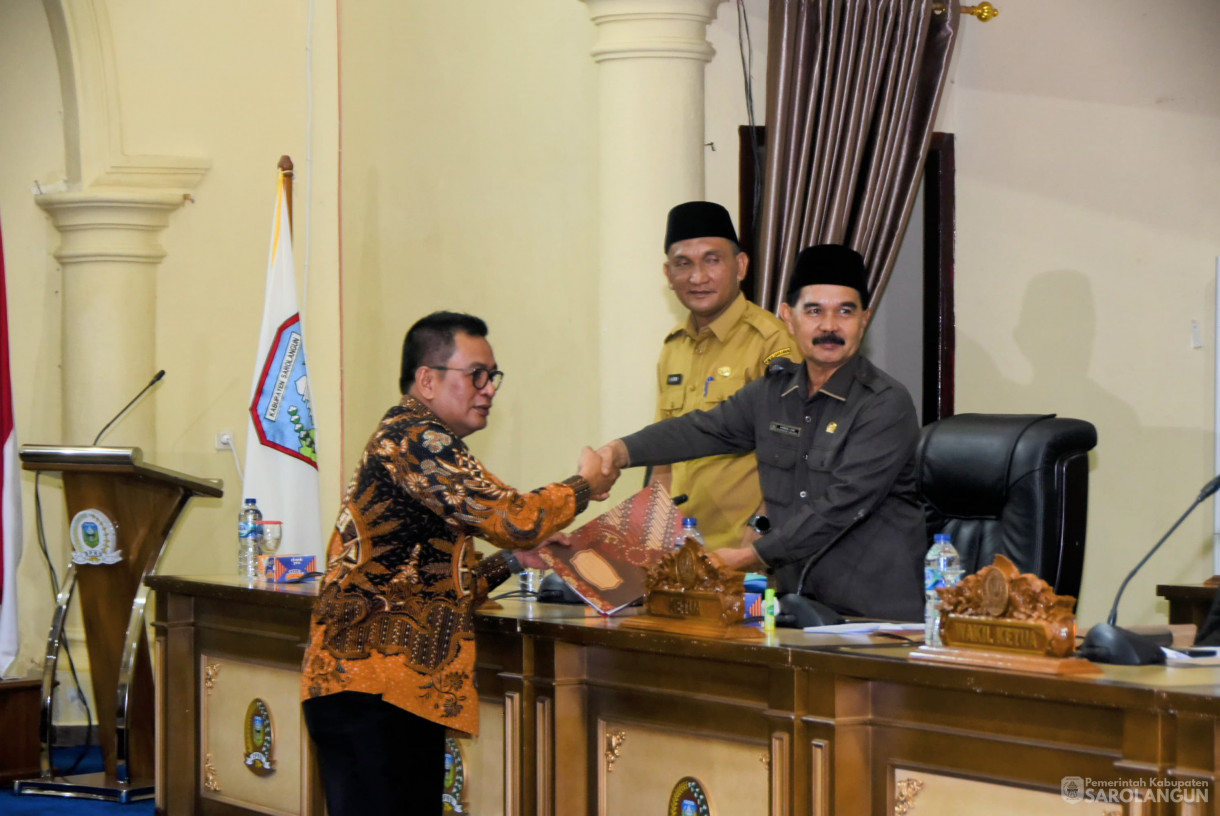 28 April 2025 - Rapat Paripurna Tingkat I Tahap II Pandangan Umum Fraksi DPRD Terhadap Penyampaian Laporan Keterangan Pertanggungjawaban Bupati Sarolangun Tahun 2024