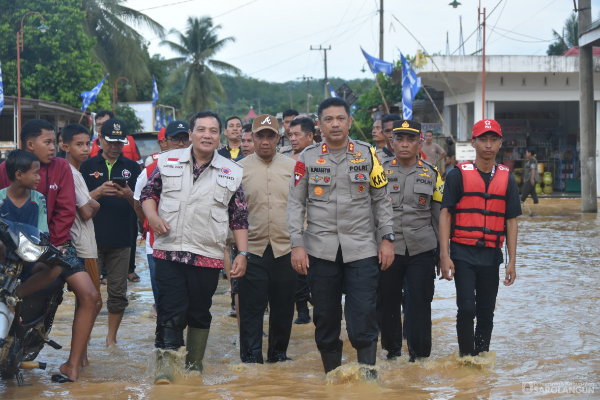 12 Januari 2024 - Meninjau Lokasi Terdampak Banjir Di Desa Pulau Pandan Kecamatan Limun