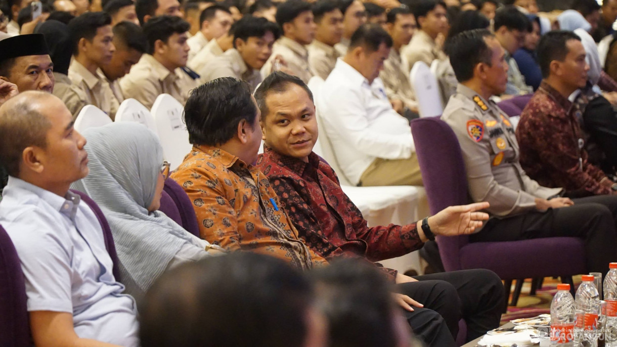 2 Mei 2026 Rapat Konsolidasi Pelaksanaan Program Makan Bergizi Gratis di Provinsi Jambi Oleh Wakil Kepala Badan Gizi Nasional di BW Luxury Hotel Kota Jambi