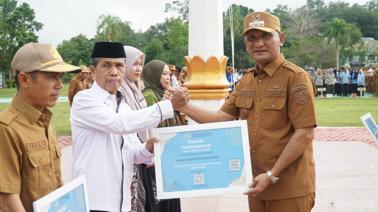 20 April 2026 Bupati Sarolangun Serahkan Penghargaan Orang Tua Asuh Cegah Stunting, Penyerahan Bonus Pemenang MTQ Tingkat Provinsi Jambi Tahun 2025