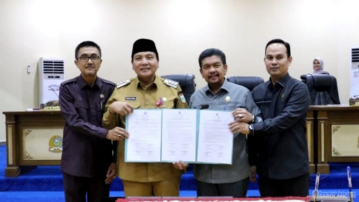 01 April 2024 - Rapat Paripurna Tingkat I Penyampaian LKPJ Bupati Sarolangun Tahun 2023, Penyampaian Hasil Reses Tahap 1 DPRD Kab.Sarolangun Tahun 2024 Dan Pembentukan 