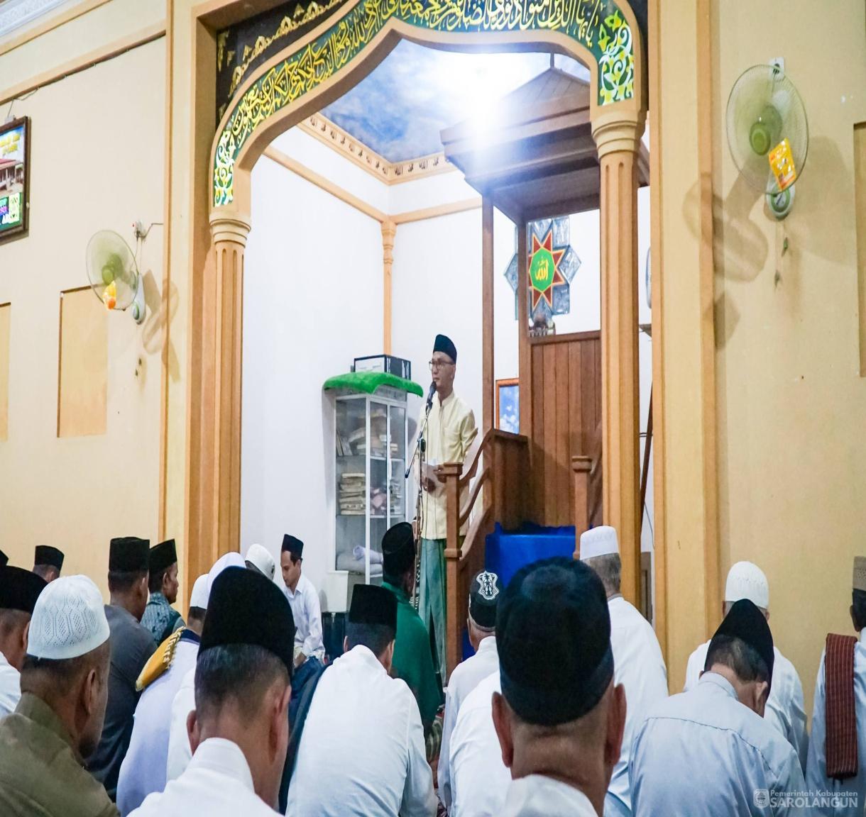 5 Juni 2026 Bupati Sarolangun, Wakil Bupati Sarolangun, Sekretaris Daerah Kabupaten Sarolangun Melaksanakan Subuh Keliling Berjamaah di Masjid Jami Attaufiq Kelurahan Gunung Kembang