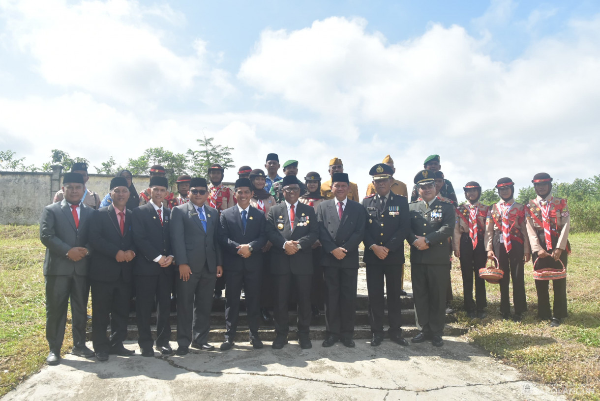 10 November 2024 -&nbsp;Ziarah Taman Makam Pahlawan Kabupaten Sarolangun