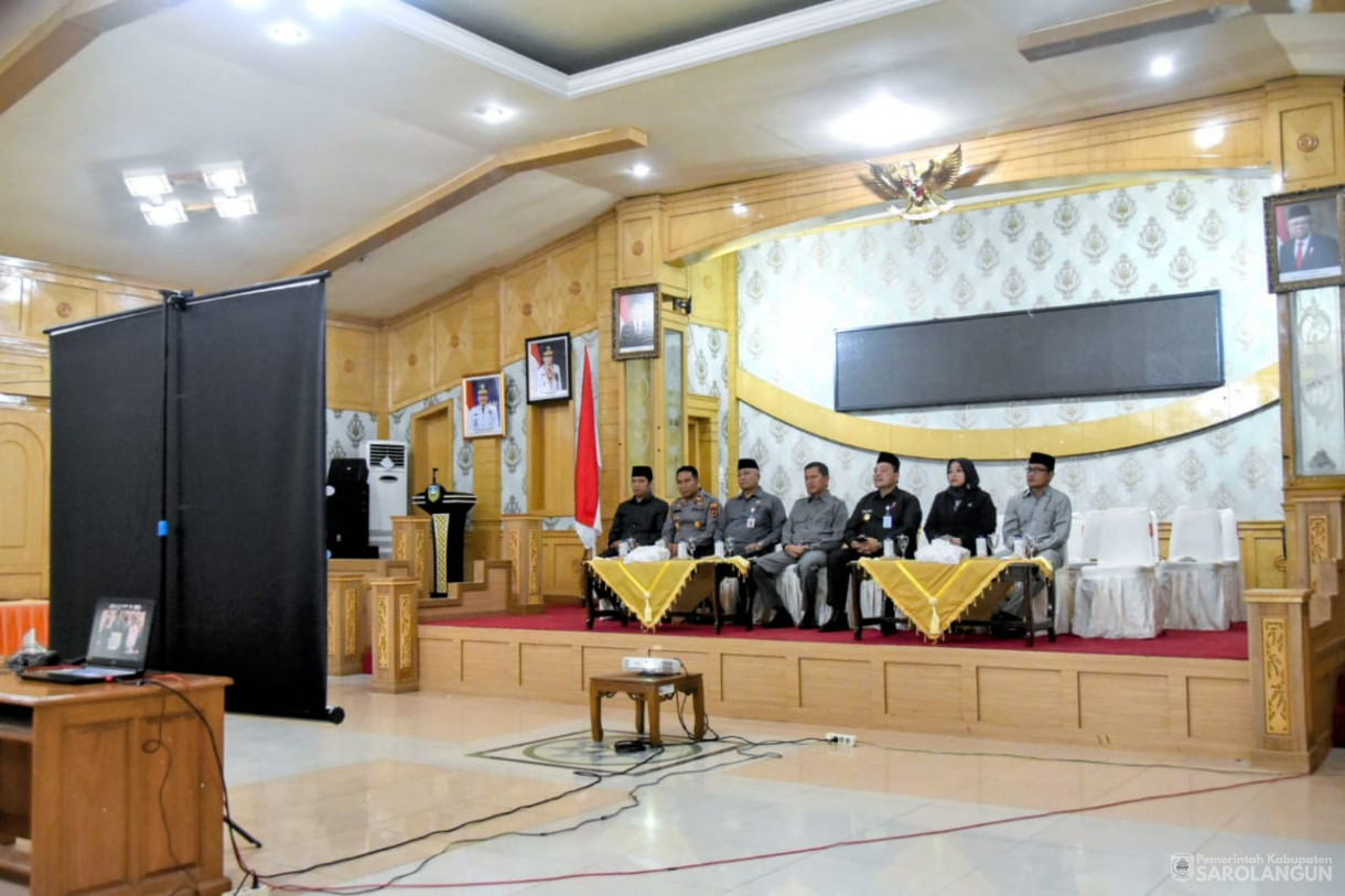 22 September 2023 - Penjabat Bupati Sarolangun Menghadiri Acara Pelantikan Penjabat Gubernur Jambi Via Zoom Meeting di Ruang Aula Utama Kantor Bupati Sarolangun