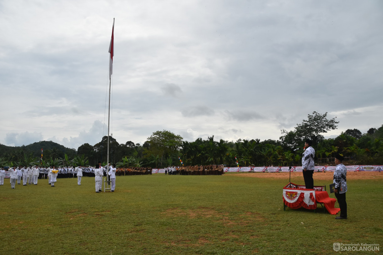 25 November 2023-Upacara Memperingati HUT PGRI KE 78 Dan Hari Guru Nasional, (Transformasi Guru Wujudkan Indonesia Maju) Dilapangan Tengku Bujang Desa Sungai Baung Kec. Batang Asai Sarolangun