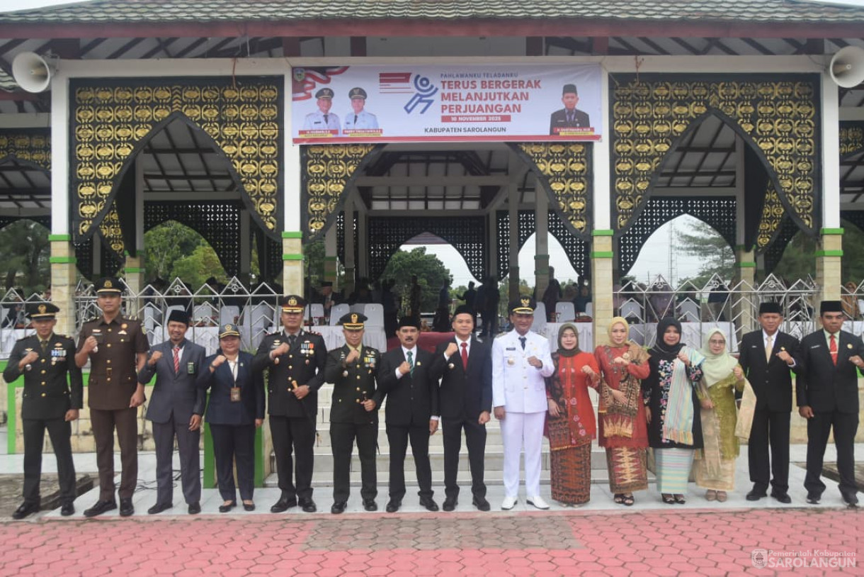 Upacara Peringatan Hari Sumpah Pemuda di Lapangan Gunung Kembang Sarolangun