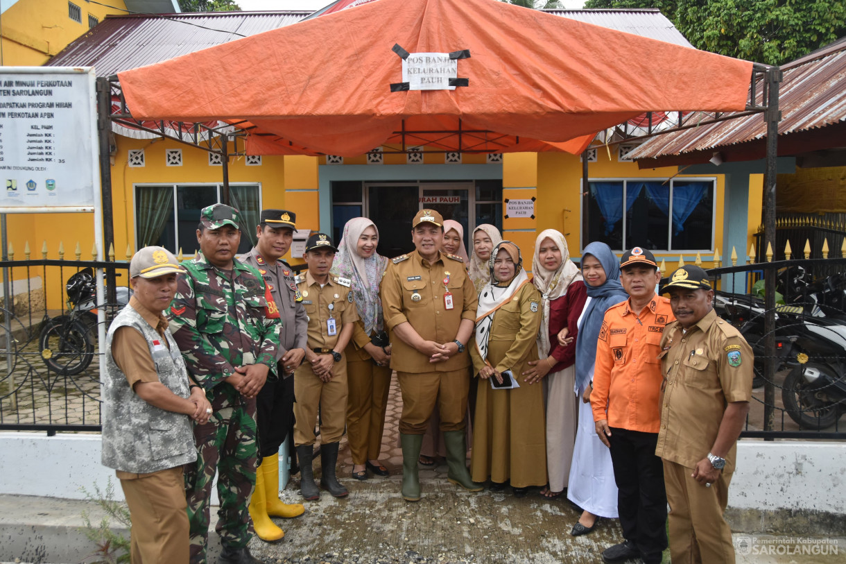 16 Januari 2024 - Meninjau Lokasi Terdampak Banjir, Pos Banjir, Dan Dapur Umum Di Kecamatan Pauh