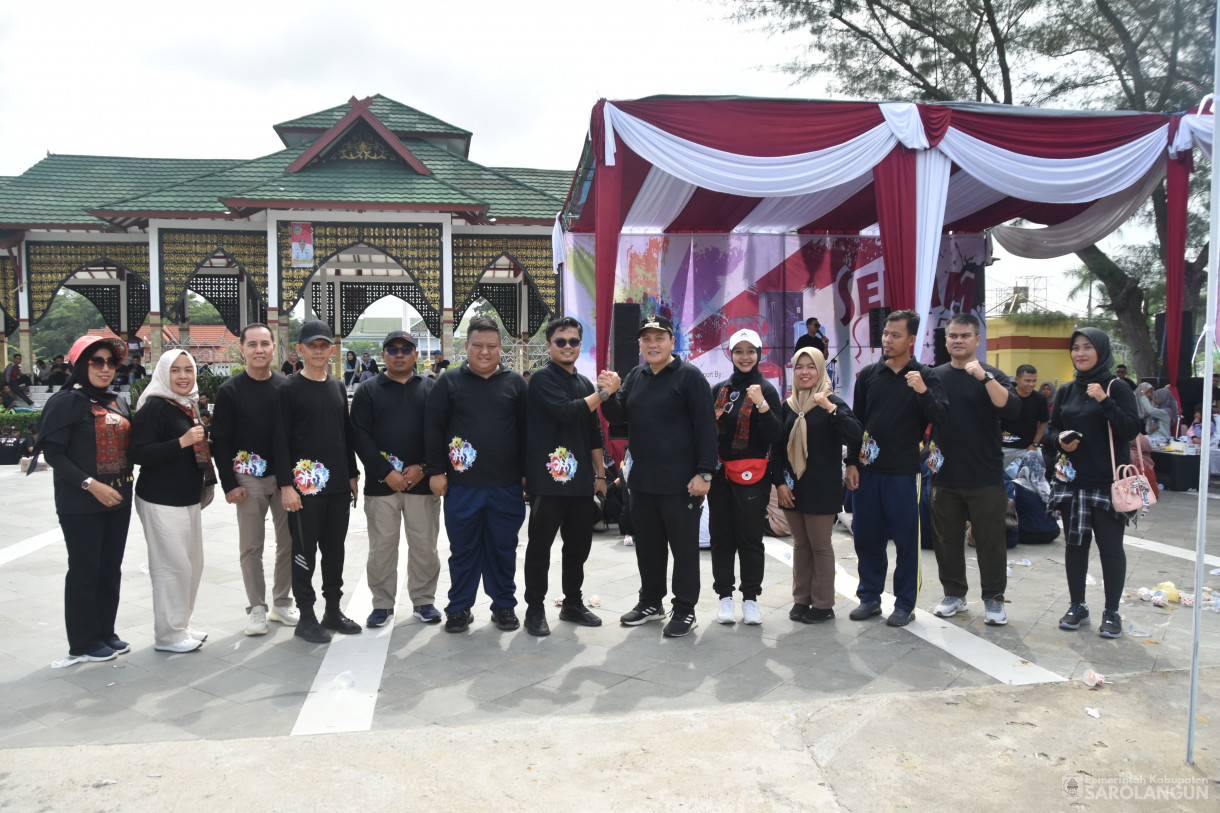 24 Desember 2023 - Senam Sehat Bersama KPU Dalam Rangka Sosialisasi Pemilu Tahun 2024 Di Lapangan Gunung Kembang Sarolangun