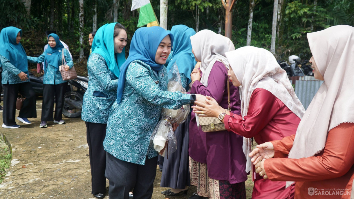23 April 2026 Ketua TP PKK Kabupaten Sarolangun Laksanakan Kegiatan Monitoring dan Supervisi di Desa Sungai Baung Kecamatan Batang Asai