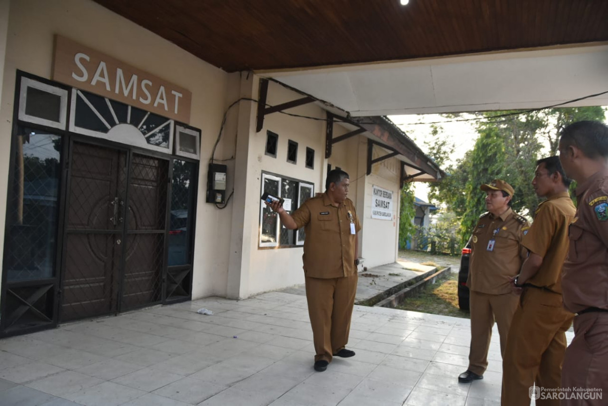 23 Oktober 2023 - Penjabat Bupati Sarolangun Meninjau Kantor Samsat Sarolangun