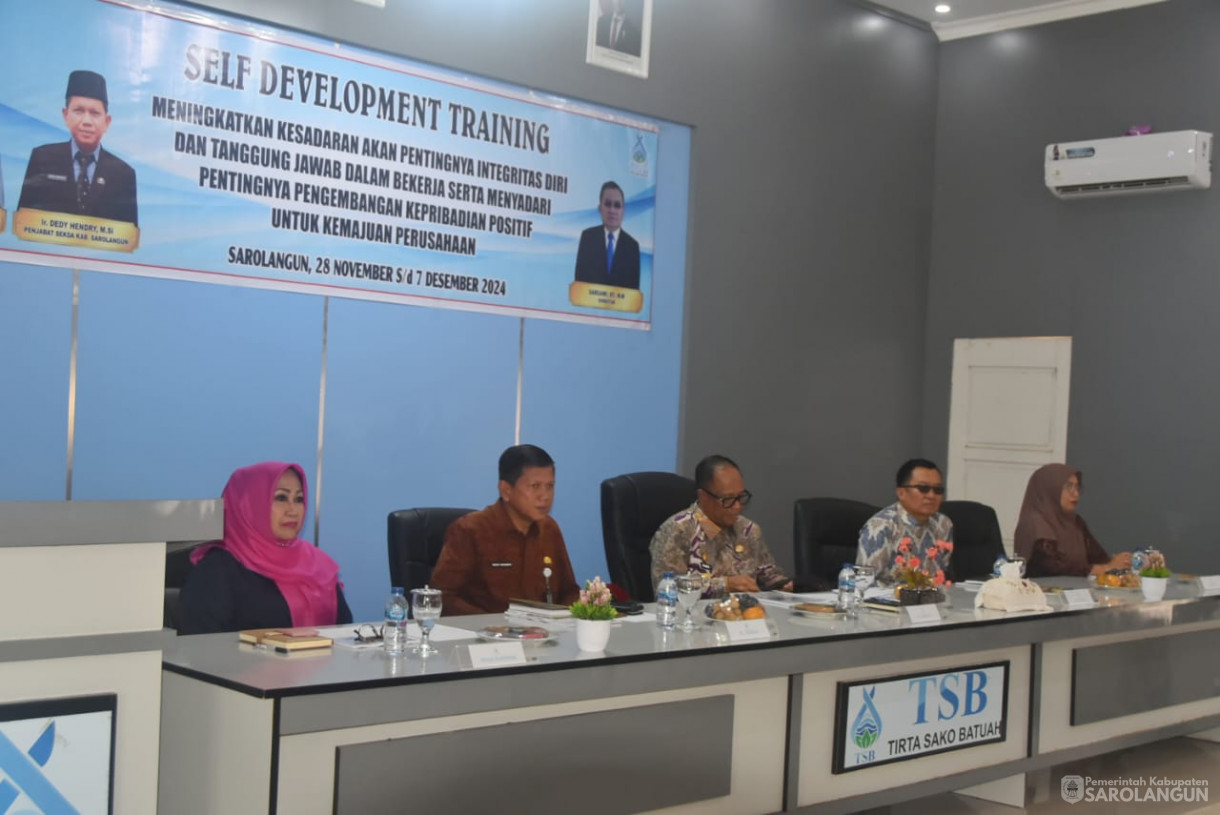 28 November 2024 - Pembukaan Diklat Self Development Pengembangan Diri Karyawan Perumda Tirta Sako Batuah Kabupaten Sarolangun