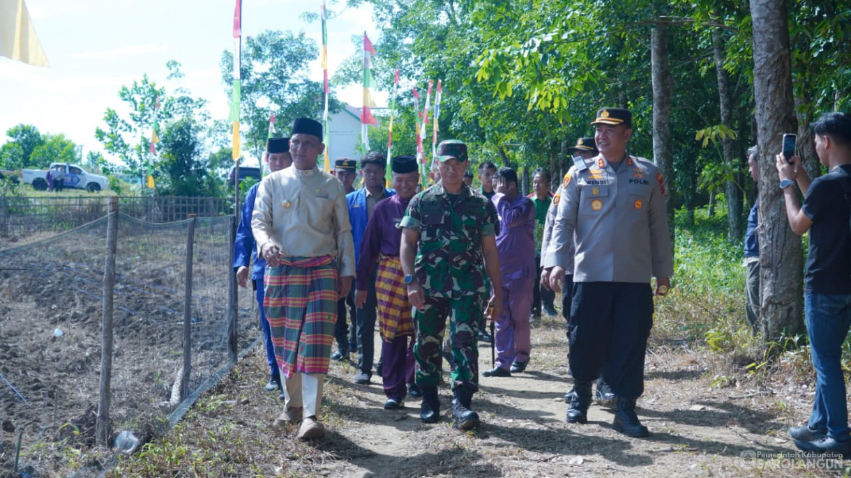 8 Oktober 2025 Bupati Sarolangun bersama Forkopimda Sarolangun Lakukan Penanaman Jagung Serentak Kuartal IV