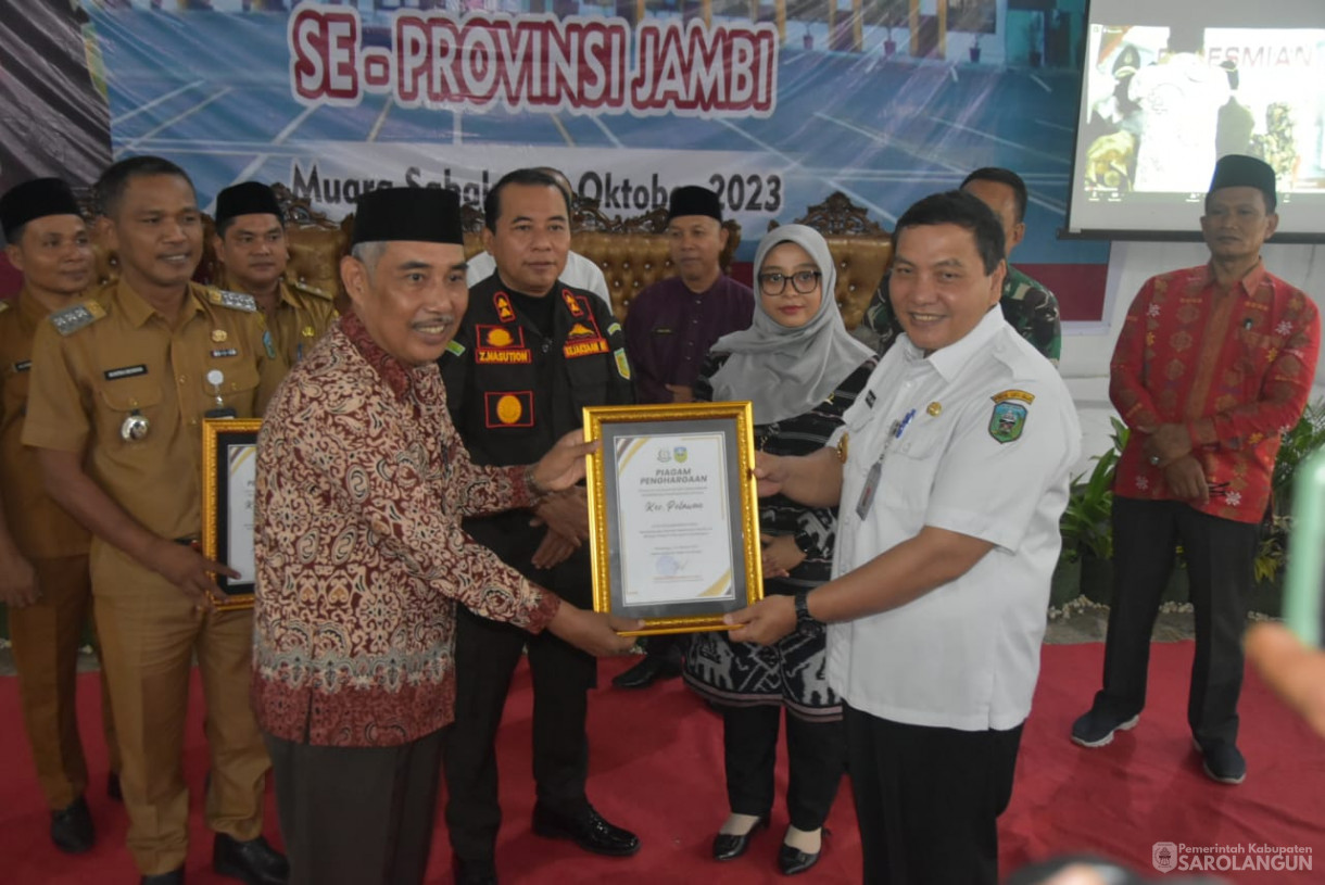 19 Oktober 2023 - Penjabat Bupati Sarolangun Menghadiri Acara Peresmian Rumah Restorative Justice dan BaleRehabilitasi Napza Adhyaksa SeProvinsi Jambi di Balai Desa Sungai Baung